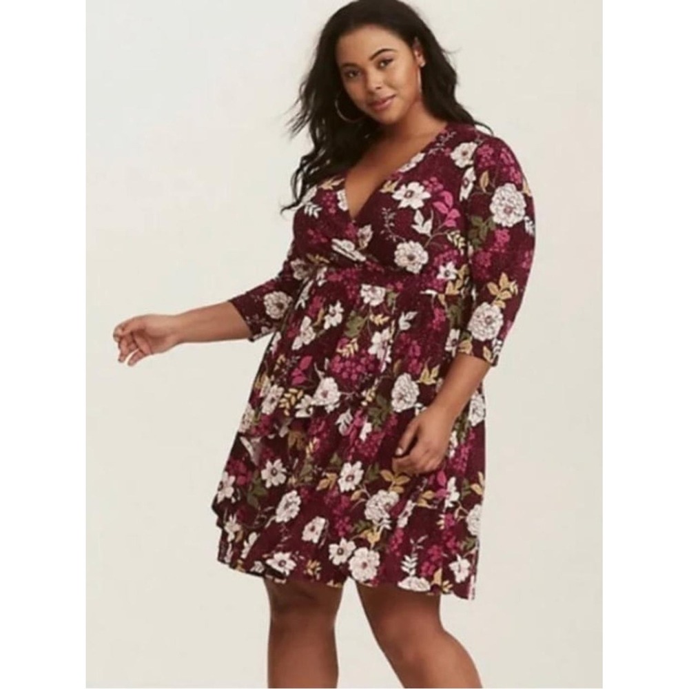 torrid Size 4X Burgundy Plum Floral Surplice V Neck Stretchy Dress 3/4 Sleeves